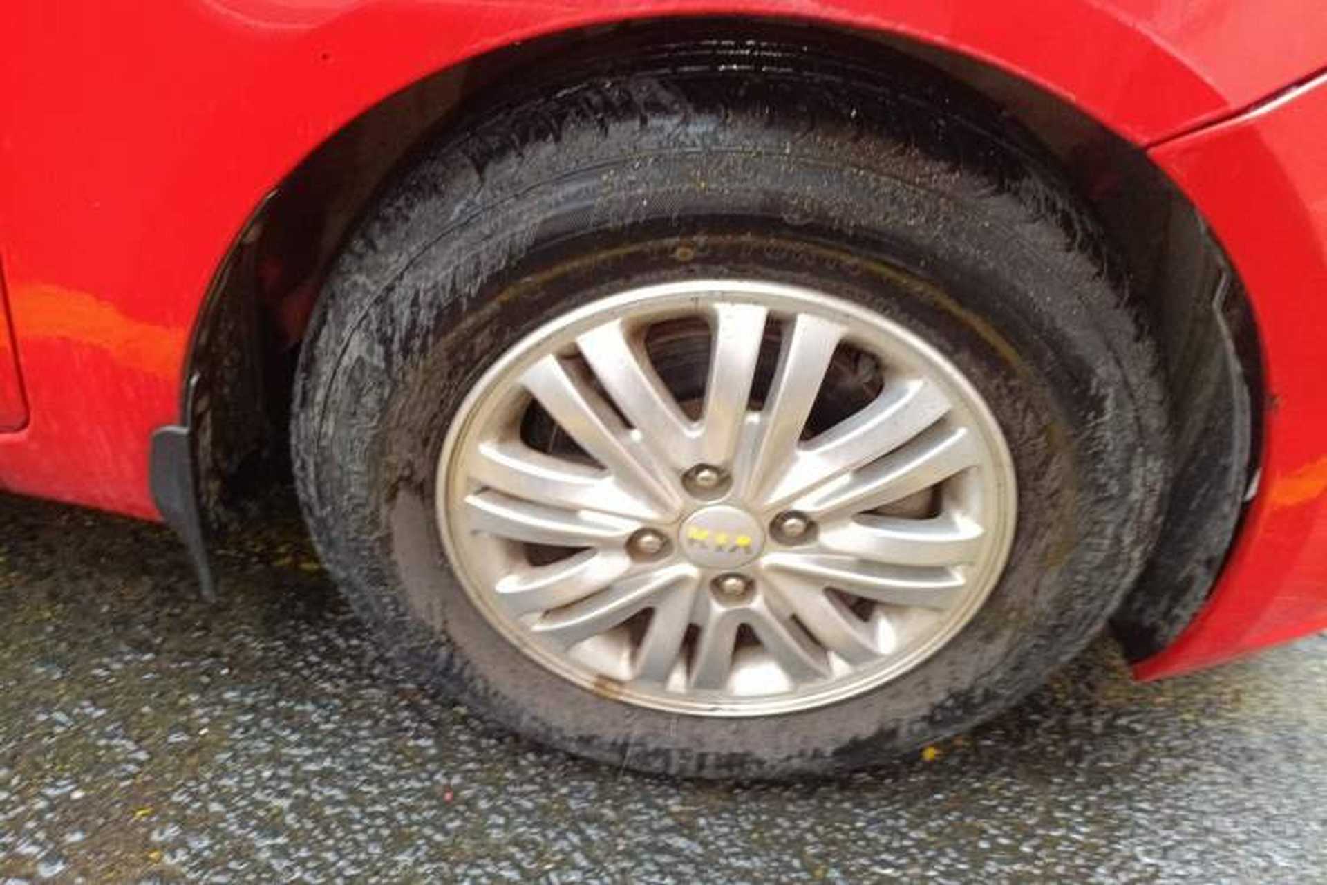 Used Kia K2 2012 Hatchback 1.4L Automatic Cool Edition Right Front Wheel Hub