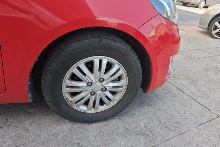 Used Kia K2 2012 Hatchback 1.4L Automatic Cool Edition Right Front Wheel Hub