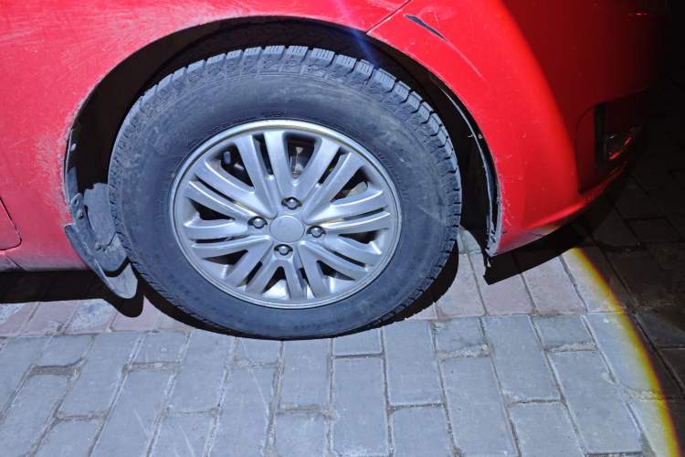 Used Kia K2 2012 Hatchback 1.4L Automatic Cool Edition Right Front Wheel Hub