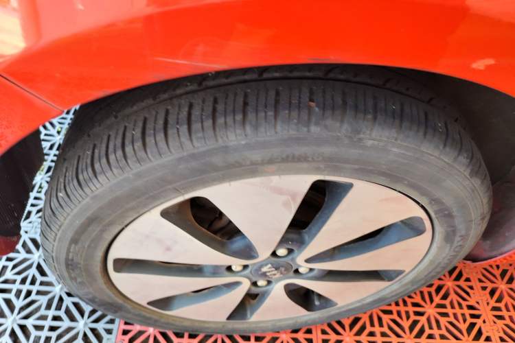 Used Kia K2 2012 Hatchback 1.6L AT Premium Commemorative Edition Right Rear Wheel Hub