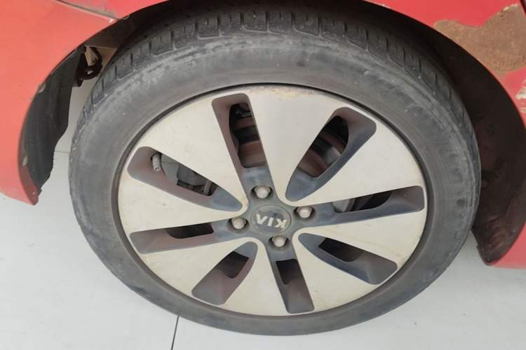 Used Kia K2 2012 Sedan 1.6L Automatic Transmission Premium Commemorative Edition Right Rear Wheel Hub