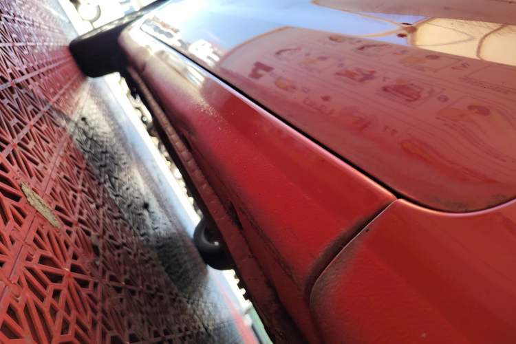 Used Kia K2 2012 Hatchback 1.6L AT Premium Commemorative Edition Right Side Sill