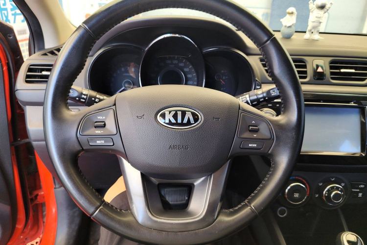 Used Kia K2 2012 Hatchback 1.6L AT Premium Commemorative Edition Steering Wheel