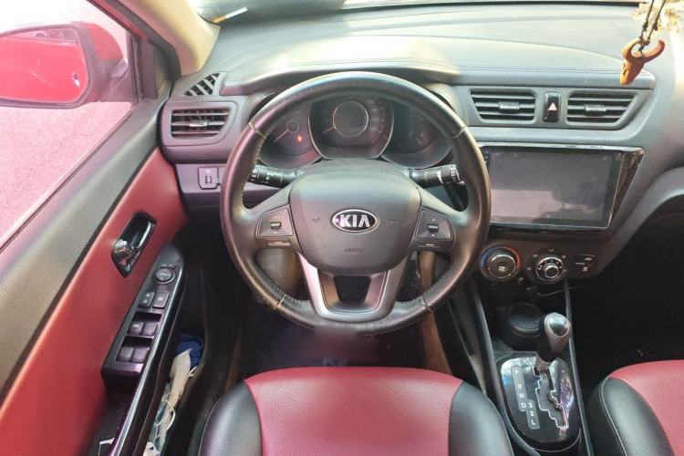 Used Kia K2 2012 Sedan 1.6L AT Premium ECO Steering Wheel
