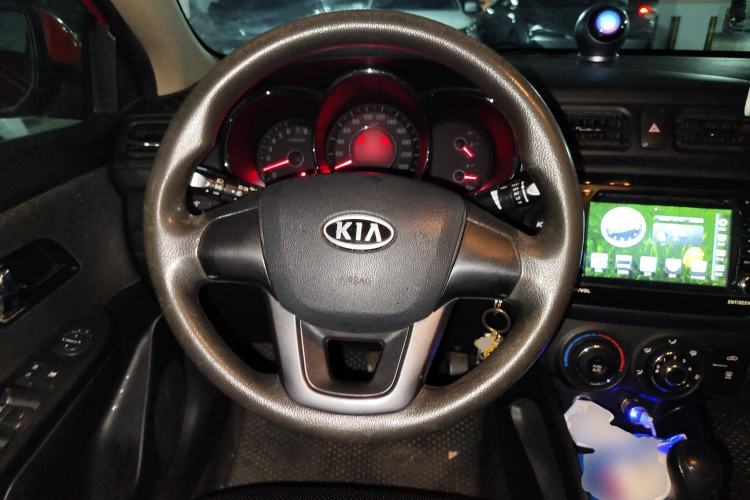 Used Kia K2 2012 Sedan 1.4L AT TOP Anniversary Edition Steering Wheel