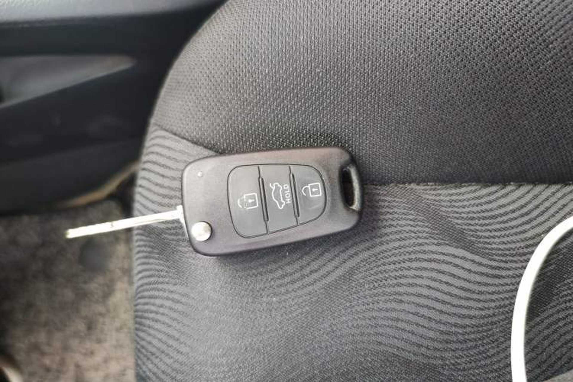 Used Kia K2 2012 Sedan 1.4L Automatic GLS Commemorative Edition Vehicle Key