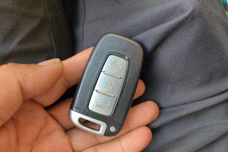 Used Kia K2 2012 Sedan 1.6L Automatic Transmission Premium Commemorative Edition Vehicle Key