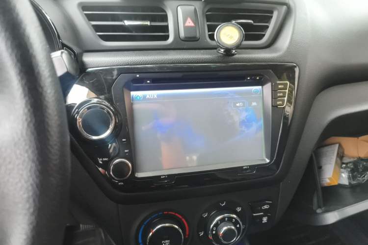 Used Kia K2 2012 Hatchback 1.4L AT GLS Audio And AC Panel