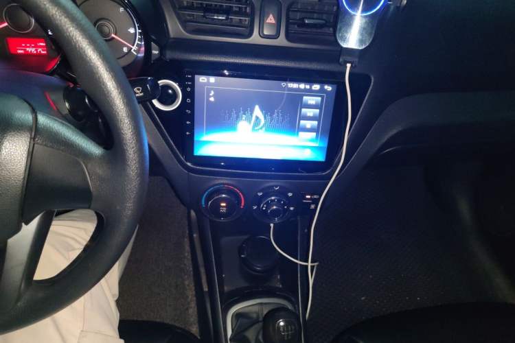 Used Kia K2 2012 Sedan 1.4L MT GLS Commemorative Edition Audio And AC Panel