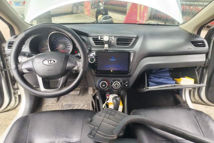 Used Kia K2 2012 Sedan 1.4L Automatic GLS Commemorative Edition Center Console