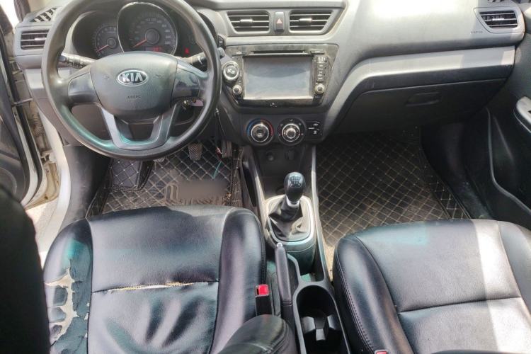 Used Kia K2 2012 Sedan 1.4L MT GLS Commemorative Edition Center Console