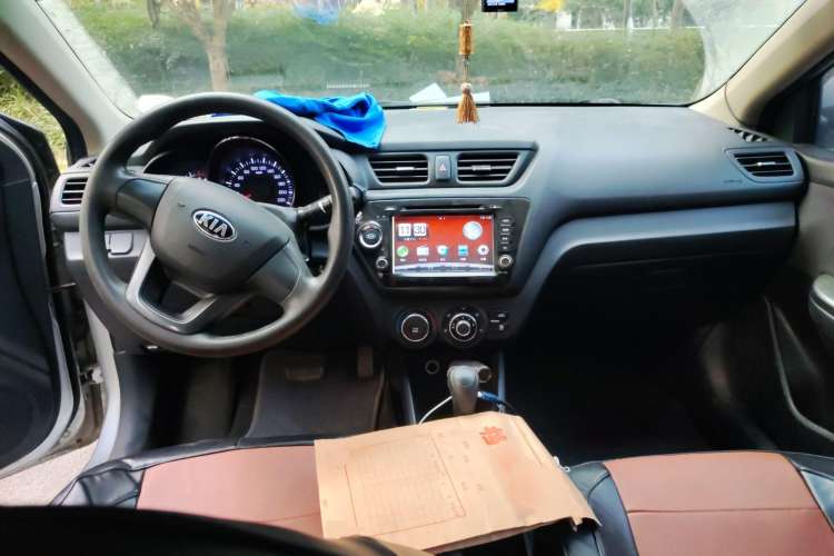 Used Kia K2 2012 Sedan 1.4L Automatic GLS Commemorative Edition Center Console