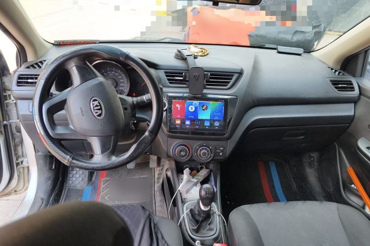 Used Kia K2 2012 Sedan 1.4L MT GLS Commemorative Edition Center Console