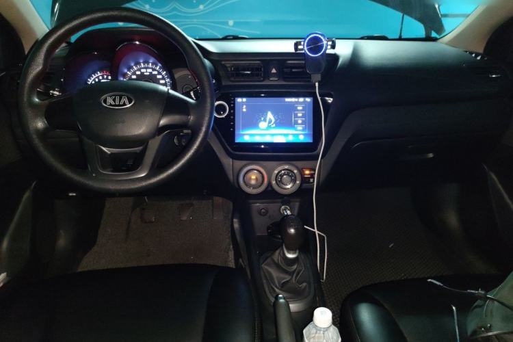 Used Kia K2 2012 Sedan 1.4L MT GLS Commemorative Edition Center Console