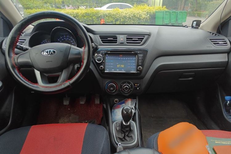 Used Kia K2 2012 Sedan 1.4L MT GLS Commemorative Edition Center Console
