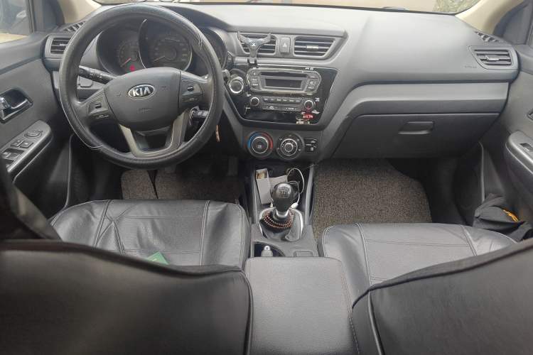 Used Kia K2 2012 Sedan 1.4L MT GLS Commemorative Edition Center Console