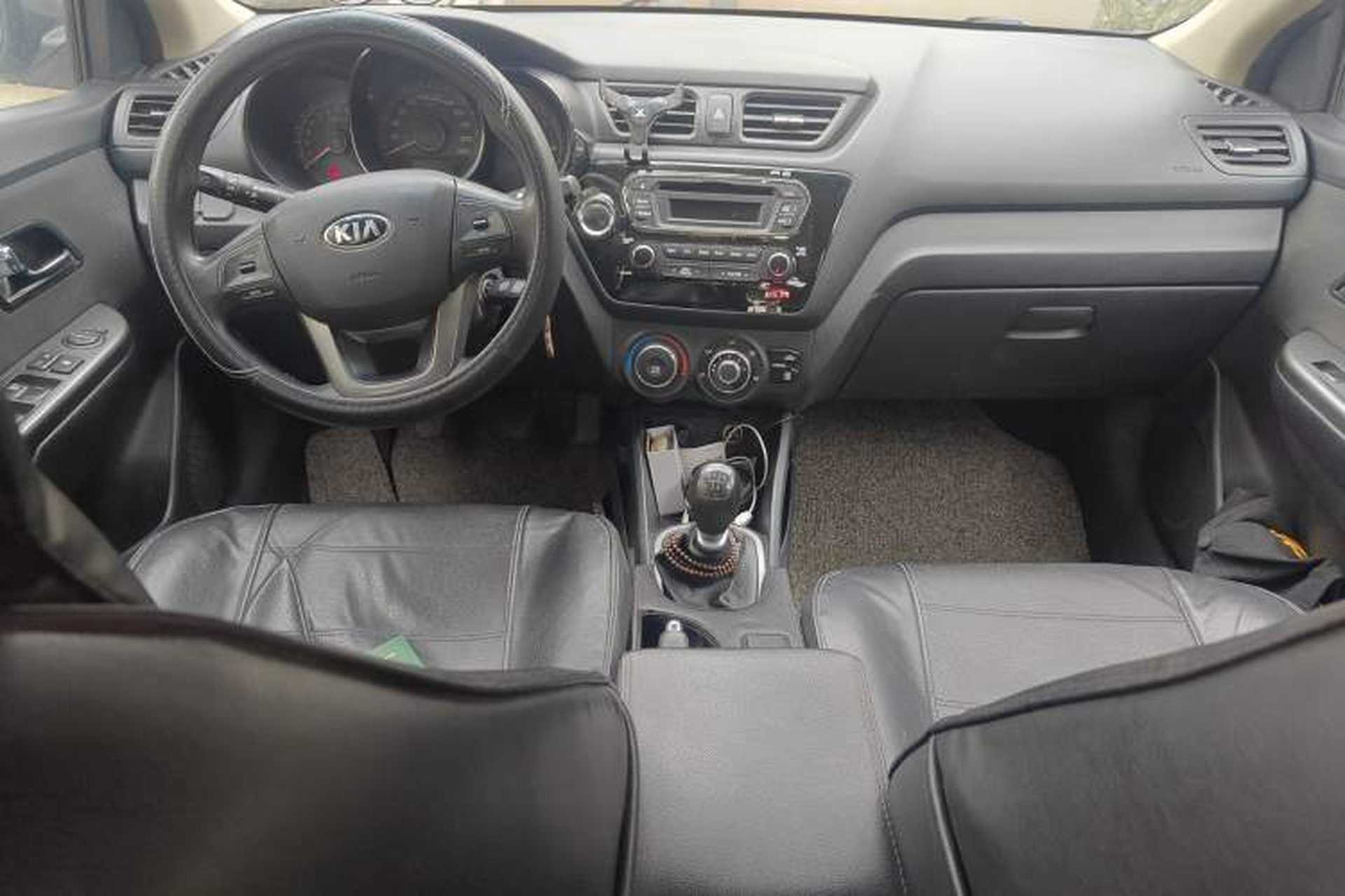 Used Kia K2 2012 Sedan 1.4L MT GLS Commemorative Edition Center Console