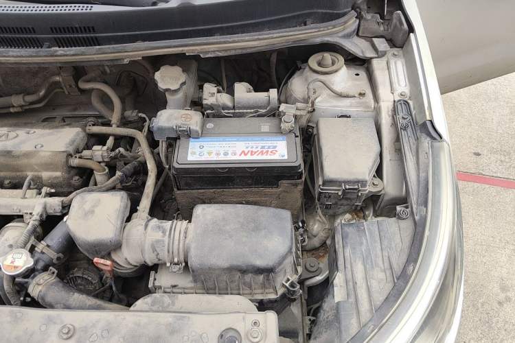 Used Kia K2 2012 Hatchback 1.6L AT Premium Engine Bay Left