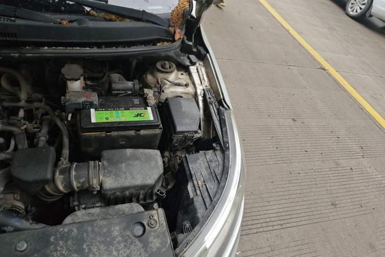 Used Kia K2 2012 Sedan 1.4L MT GL Commemorative Edition Engine Bay Left