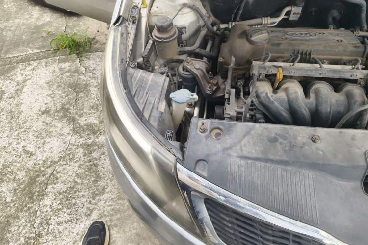 Used Kia K2 2012 Sedan 1.4L Automatic GLS Commemorative Edition Engine Bay Right