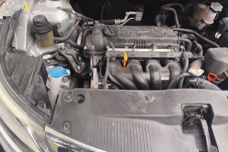 Used Kia K2 2012 Hatchback 1.4L AT GLS Engine Bay Right