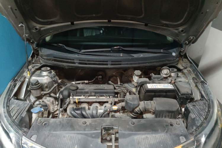 Used Kia K2 2012 Sedan 1.4L MT GLS Commemorative Edition Engine Bay