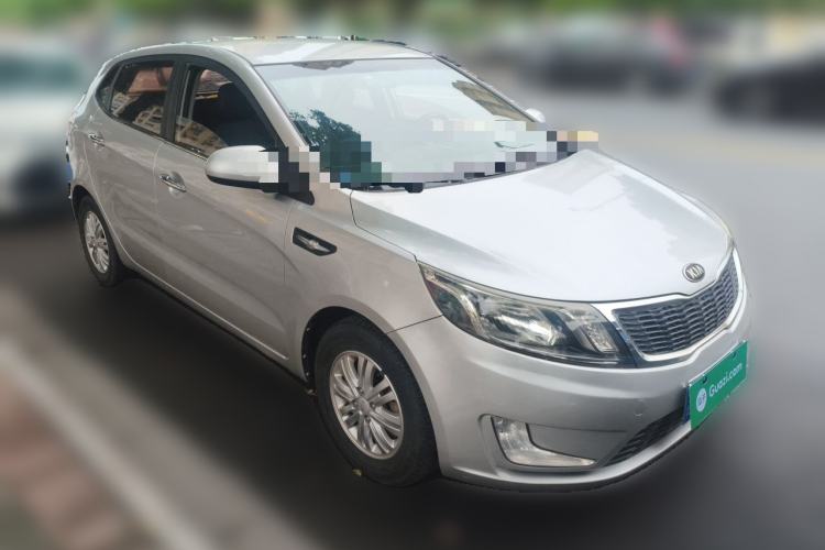 Used Kia K2 2012 Hatchback 1.4L AT GLS Front Right 45 Deg