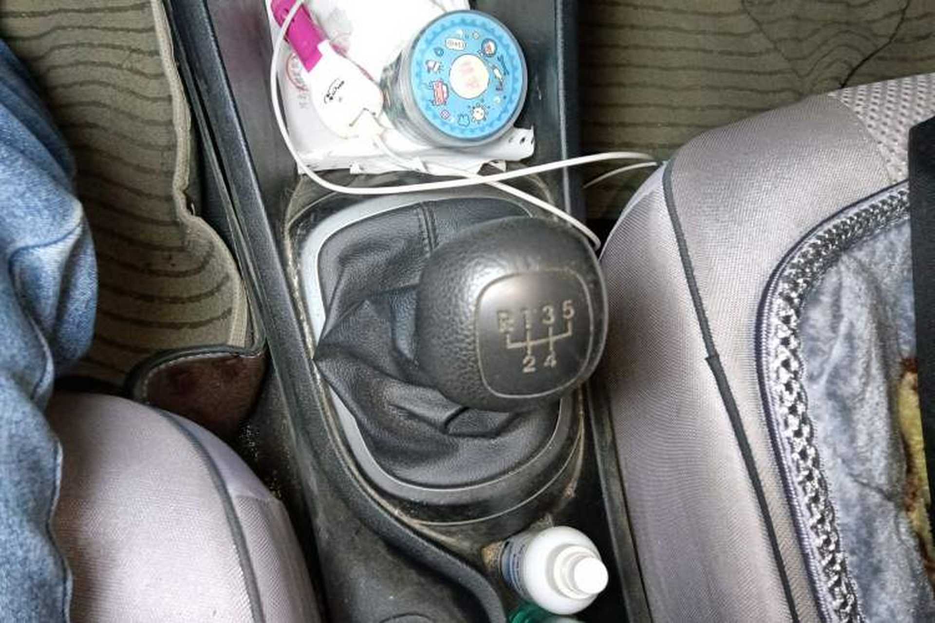 Used Kia K2 2012 Sedan 1.4L MT GLS Commemorative Edition Gear Lever