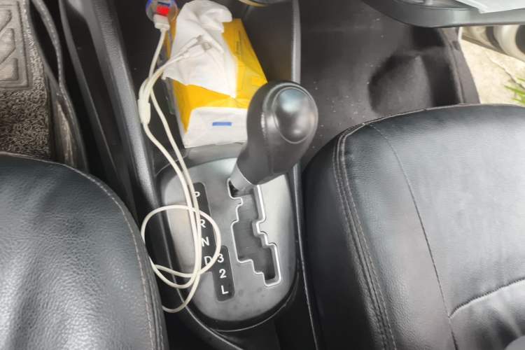 Used Kia K2 2012 Sedan 1.4L Automatic GLS Commemorative Edition Gear Lever