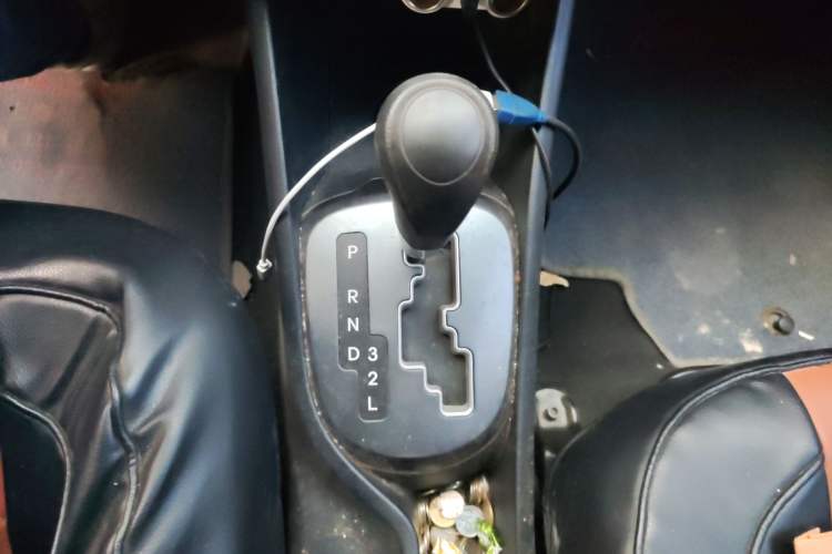 Used Kia K2 2012 Sedan 1.4L Automatic GLS Commemorative Edition Gear Lever