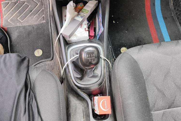 Used Kia K2 2012 Sedan 1.4L MT GLS Commemorative Edition Gear Lever