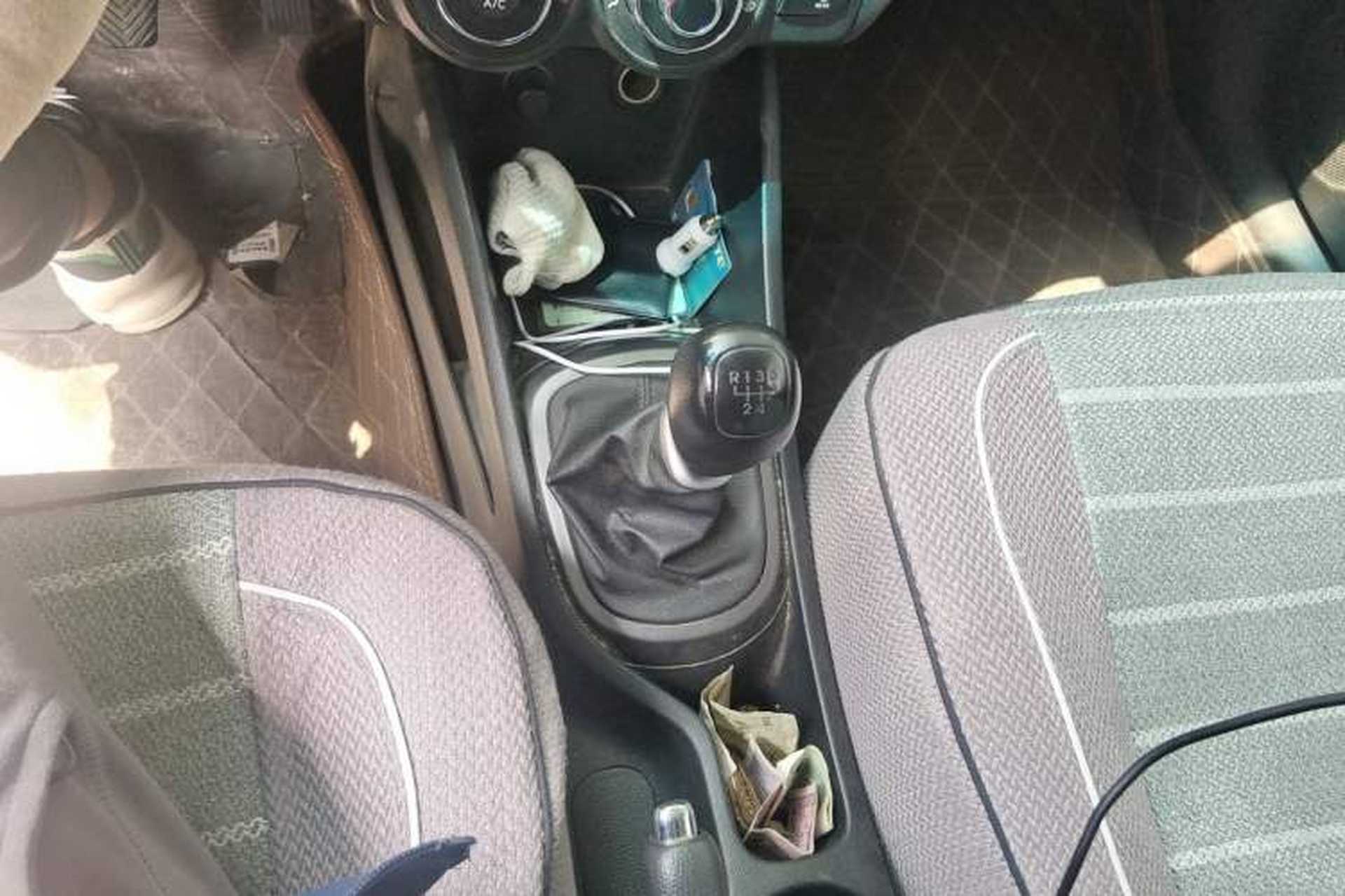 Used Kia K2 2012 Sedan 1.4L MT GLS Commemorative Edition Gear Lever