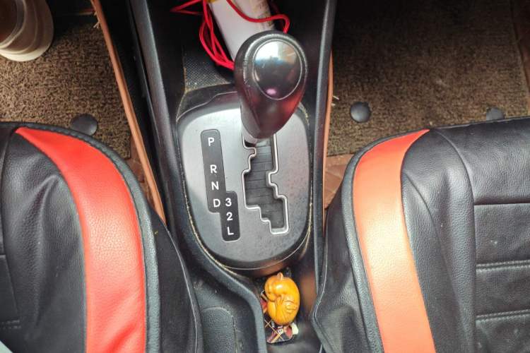 Used Kia K2 2012 Sedan 1.4L Automatic GLS Commemorative Edition Gear Lever