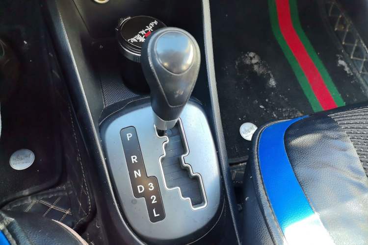 Used Kia K2 2012 Sedan 1.4L Automatic GLS Commemorative Edition Gear Lever