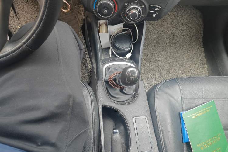 Used Kia K2 2012 Sedan 1.4L MT GLS Commemorative Edition Gear Lever