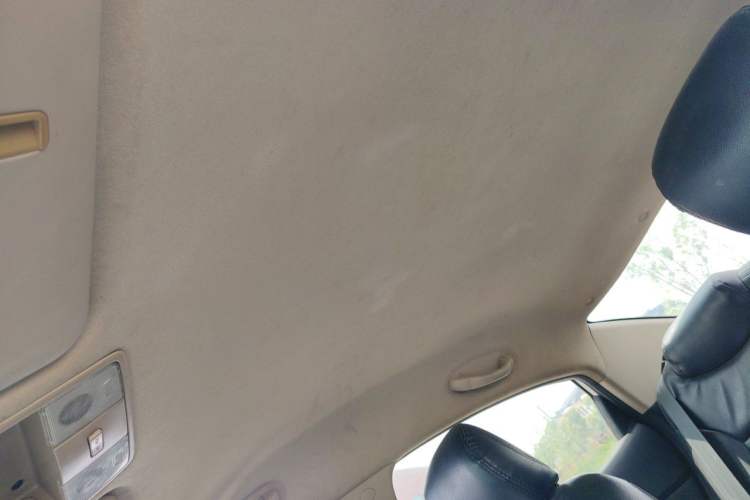 Used Kia K2 2012 Sedan 1.4L MT GLS Commemorative Edition Headliner