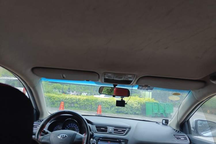 Used Kia K2 2012 Sedan 1.4L MT GLS Commemorative Edition Headliner