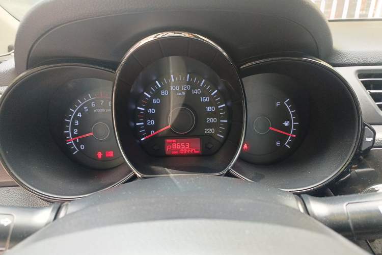 Used Kia K2 2012 Sedan 1.4L AT TOP Anniversary Edition Instrument Cluster