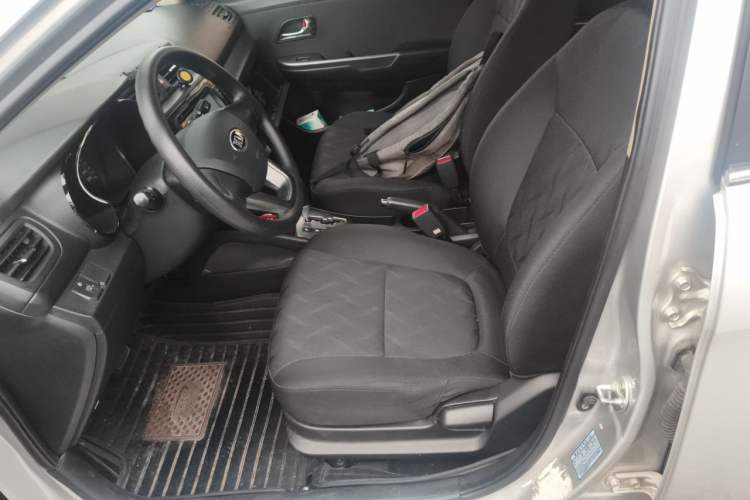 Used Kia K2 2012 Hatchback 1.4L AT GLS Left Front Seat