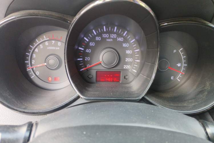 Used Kia K2 2012 Sedan 1.4L MT GLS Commemorative Edition Odometer Close Up
