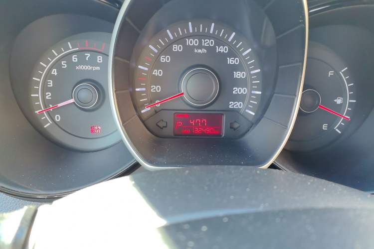 Used Kia K2 2012 Sedan 1.4L Automatic GLS Commemorative Edition Odometer Close Up