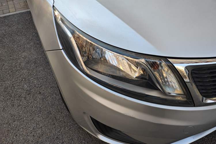 Used Kia K2 2012 Sedan 1.4L Automatic GLS Commemorative Edition Right Front Headlight