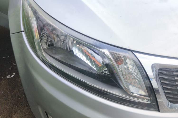 Used Kia K2 2012 Sedan 1.4L MT GLS Commemorative Edition Right Front Headlight
