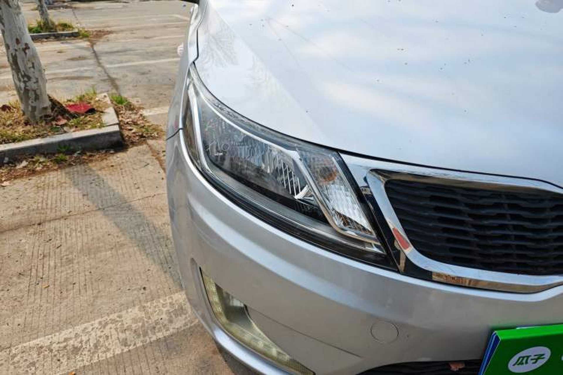 Used Kia K2 2012 Sedan 1.4L MT GLS Commemorative Edition Right Front Headlight