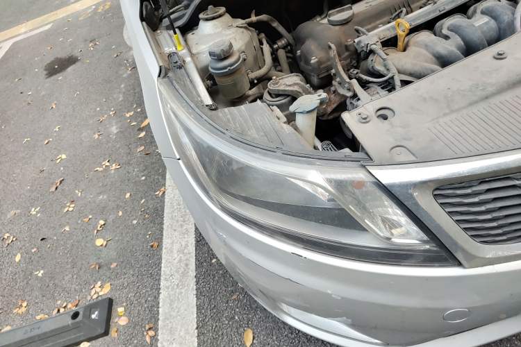 Used Kia K2 2012 Sedan 1.4L Automatic GLS Commemorative Edition Right Front Headlight
