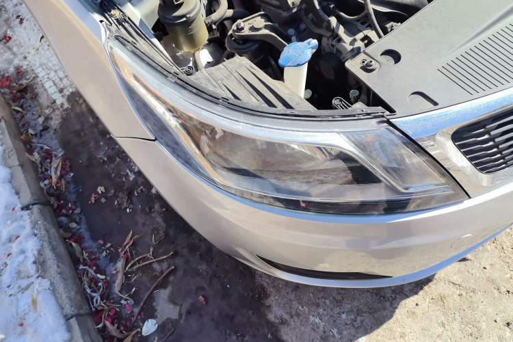 Used Kia K2 2012 Sedan 1.4L Automatic GLS Commemorative Edition Right Front Headlight
