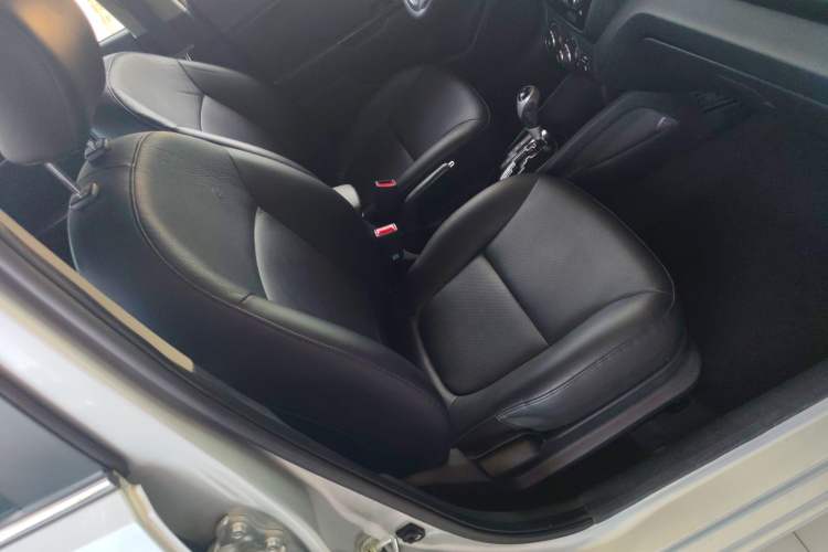 Used Kia K2 2012 Sedan 1.6L Automatic Transmission Premium Commemorative Edition Right Front Seat