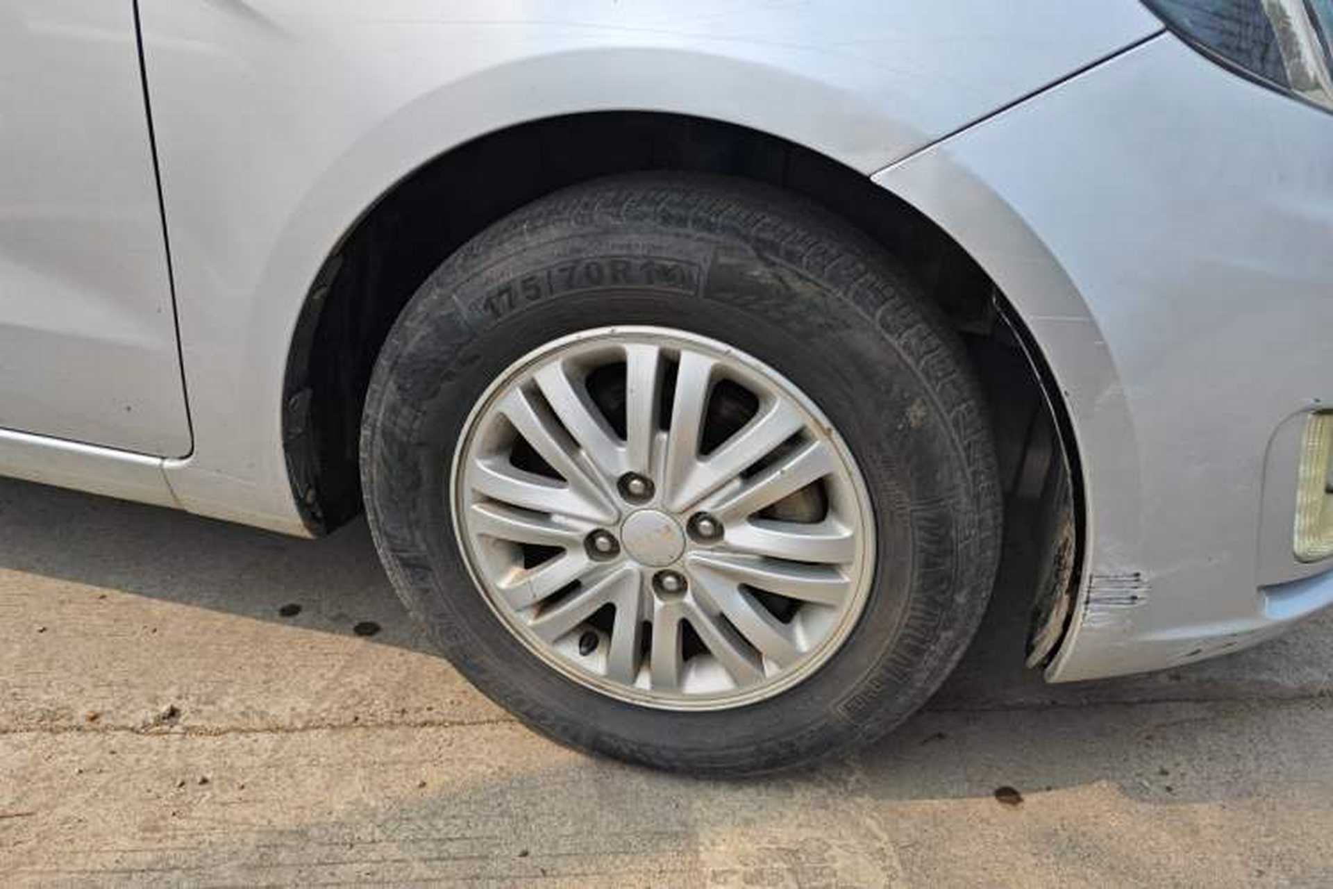 Used Kia K2 2012 Sedan 1.4L MT GLS Commemorative Edition Right Front Wheel Hub