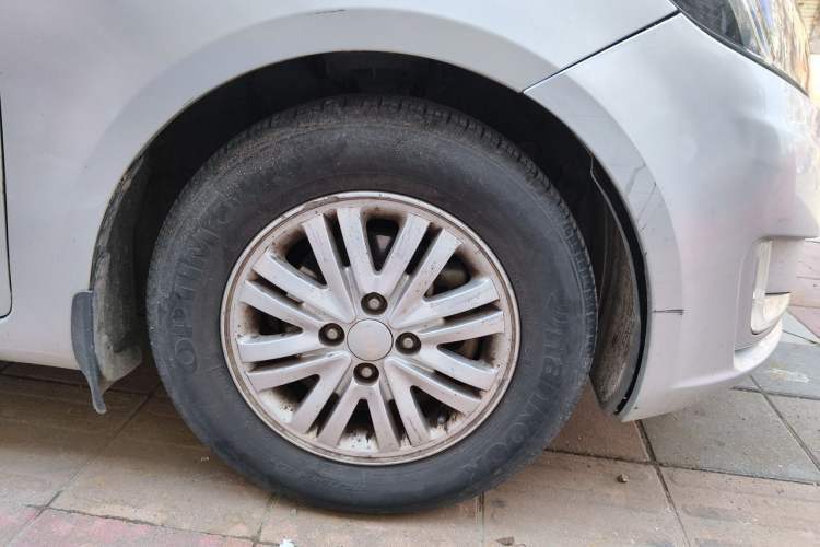 Used Kia K2 2012 Sedan 1.4L MT GLS Commemorative Edition Right Front Wheel Hub