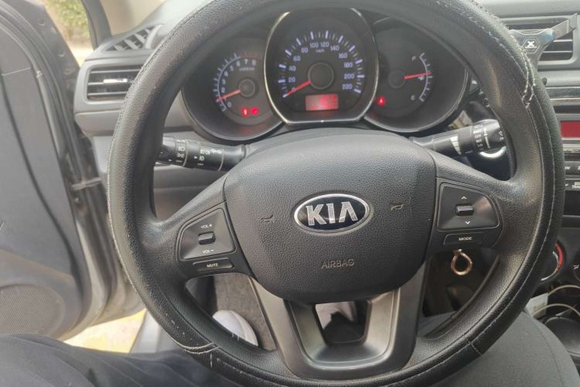 Used Kia K2 2012 Sedan 1.4L MT GLS Commemorative Edition Steering Wheel